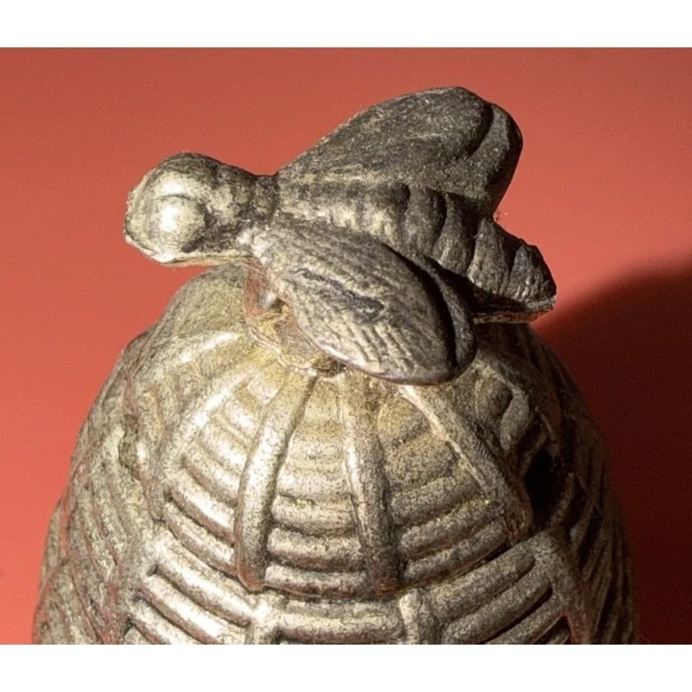 Vintage silverplate beehive-shaped salt and pepper shakers - Missing Plug